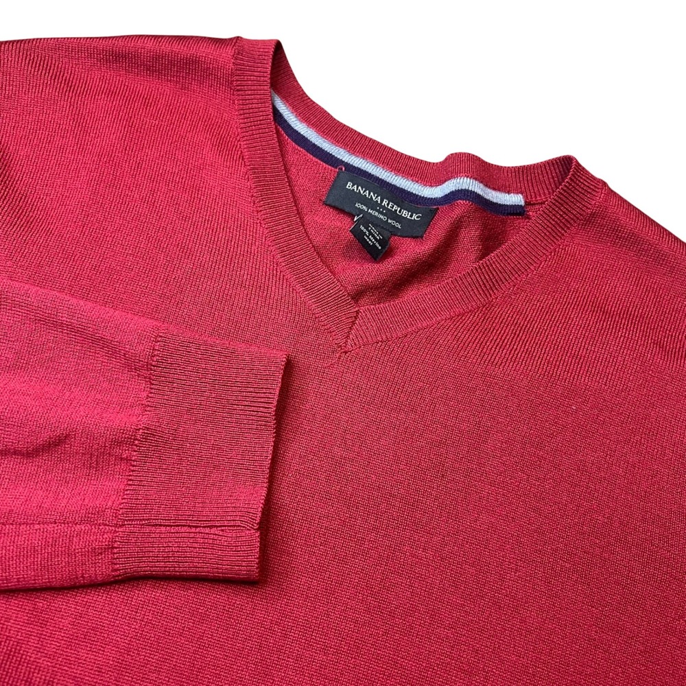 Banana Republic Men's Red V Neck Merino Wool Sweater Size L